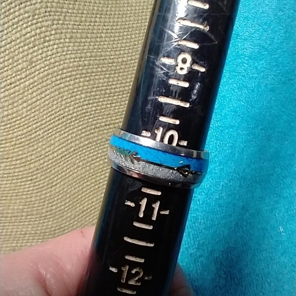 Silvertone faux blue turquoise grey glitter arrow band ring - Picture 2 of 5